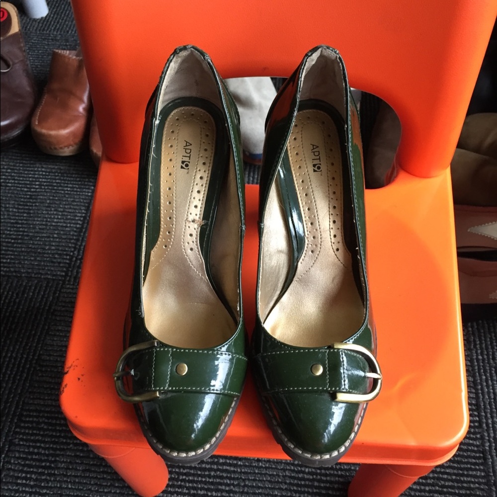 Pumps - Picture 5 of 5